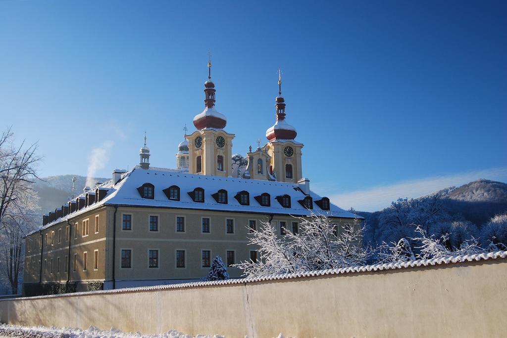 Klášter Hejnice, vzdělávací, konferenční a poutní dům Exterior foto